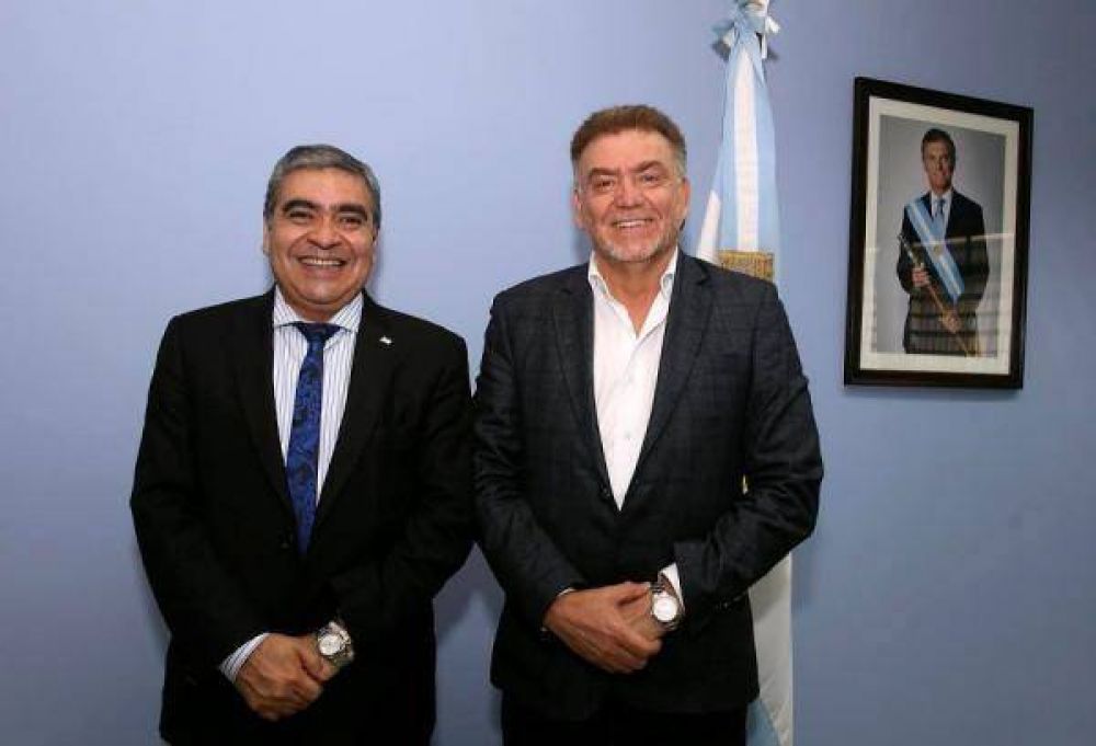Alfaro gestion� obras por $200 millones para dos barrios de Capital