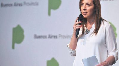 Vidal reabre paritaria de estatales y ofrece suba de 4% a cambio de bono