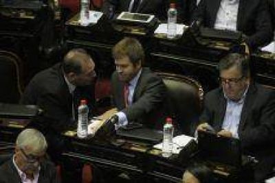 Media sanci�n para el recorte gradual de superpoderes