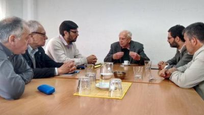La oposici�n recibi� al Defensor del Pueblo por la ausencia de respuestas del intendente