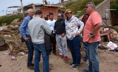 Desalojan al indigente que ocupaba casilla de guardavidas en Constituci�n