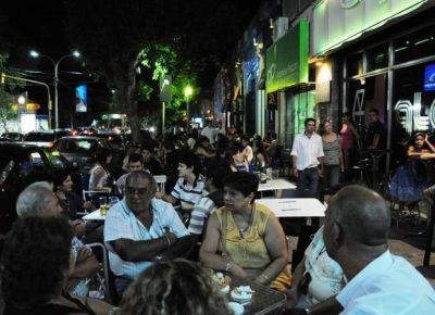 El Gobierno propuso reubicar los boliches de la capital en el Parque IV Centenario
