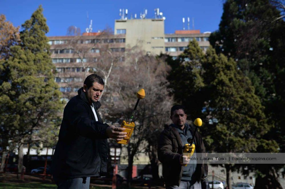 Finalmente se regul� la instalaci�n de antenas en la ciudad