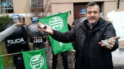 Otra funci�n del show por la causa judicial contra Aguiar y ATE