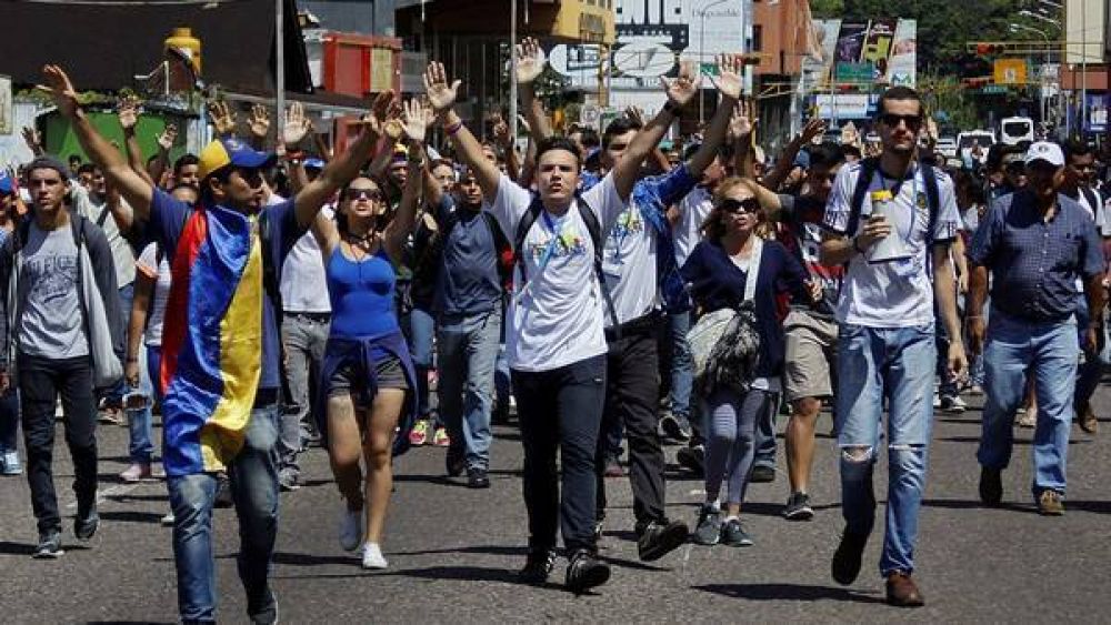 La oposicin exige a Maduro ir a elecciones a comienzos de 2017