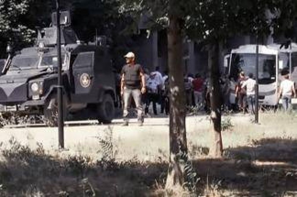Nueve muertos en un atentado con coche bomba en Diyarbakir