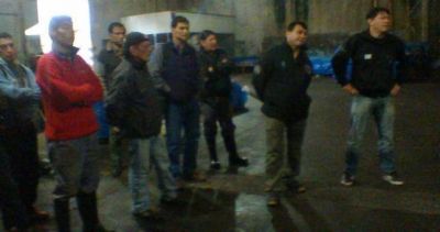 Trabajadores vuelven a tomar la planta de Calipso Cueros