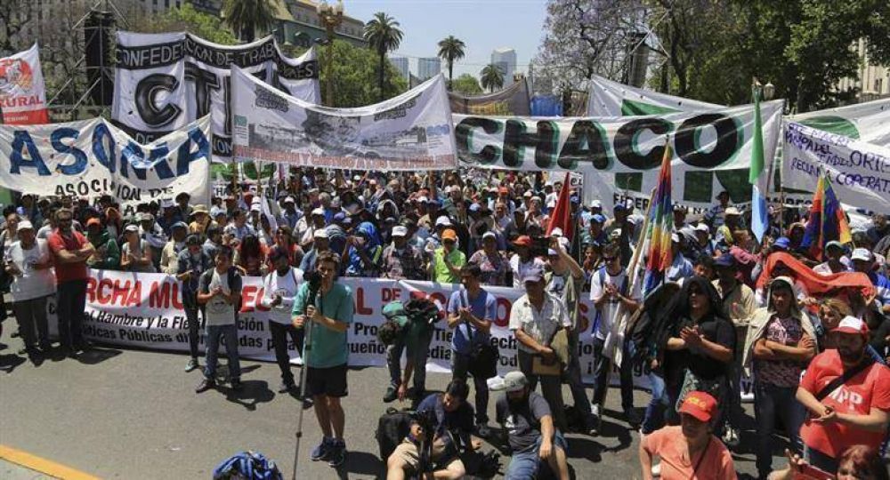 Masiva marcha de las CTA en Plaza de Mayo contra 