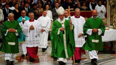 Tras una in�dita misa ante mil detenidos, el Papa pidi� una mejora de las condiciones carcelarias