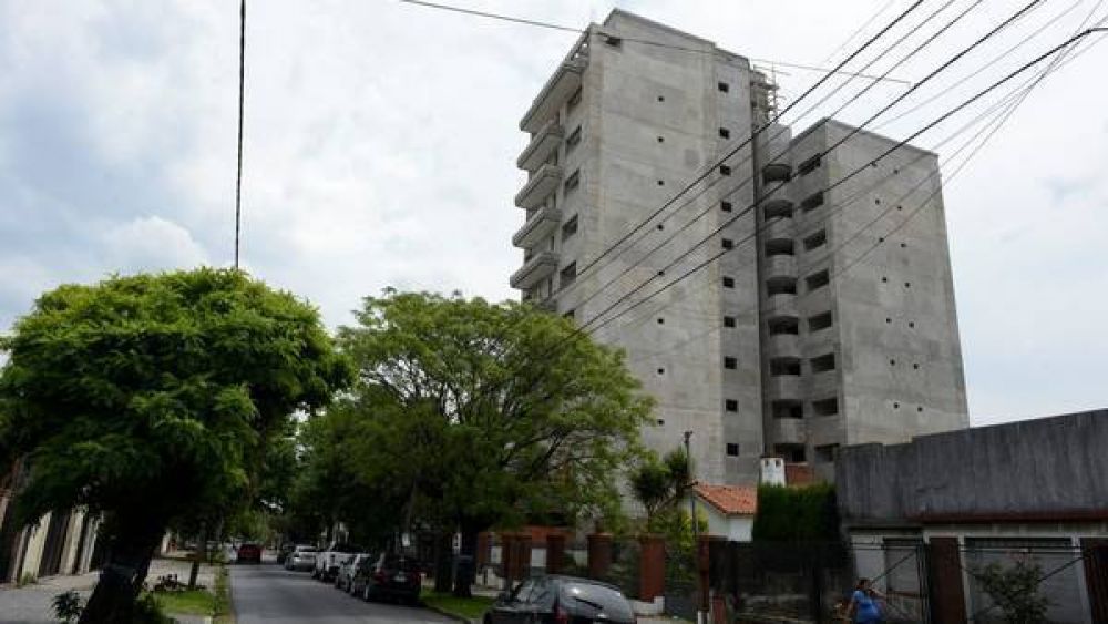 La construcci�n de edificios transforma un barrio de Lan�s