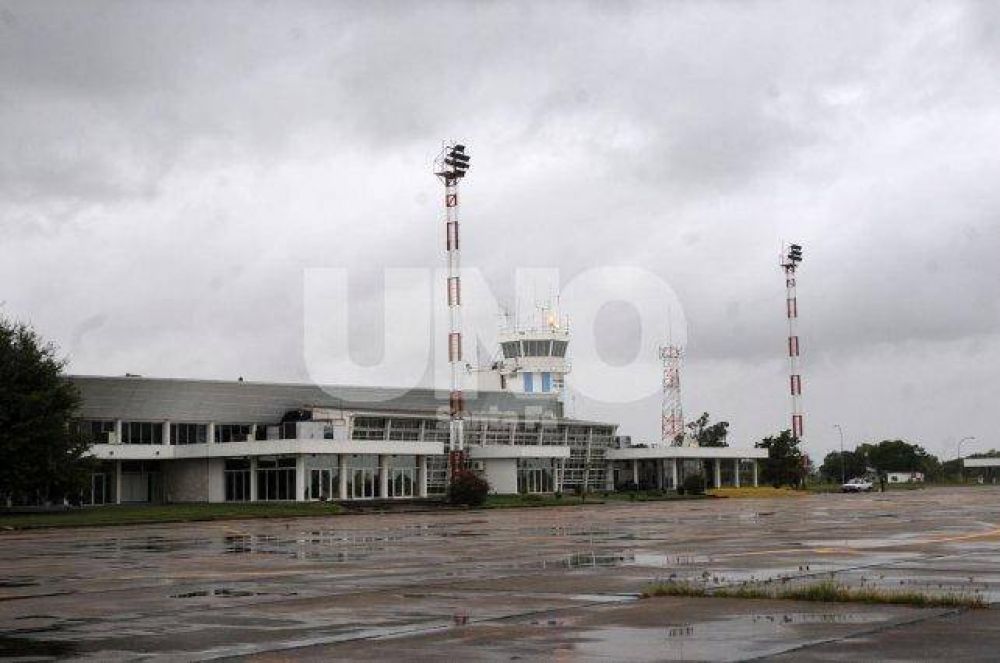 El Intendente participa de la licitaci�n de obras para el edificio del Aeropuerto de Sauce Viejo