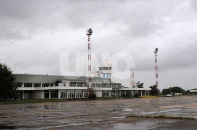 El Intendente participa de la licitaci�n de obras para el edificio del Aeropuerto de Sauce Viejo