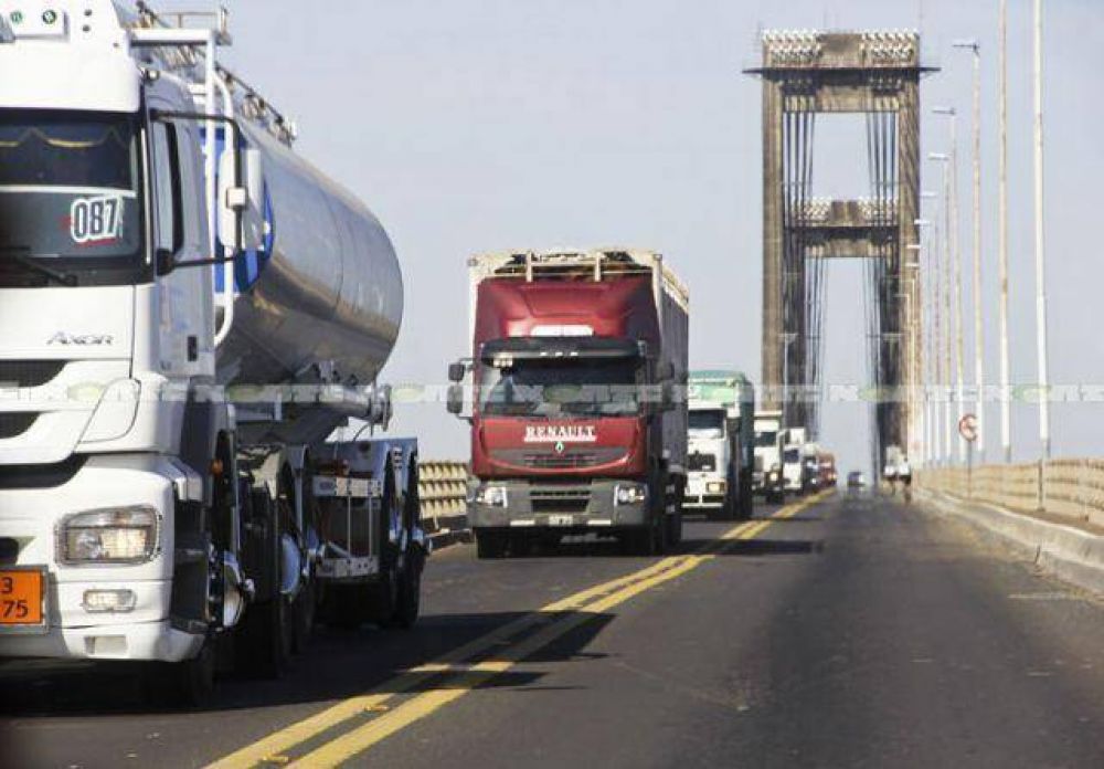 Jos Cano visita Corrientes para anunciar que el segundo puente ser ferroautomotor
