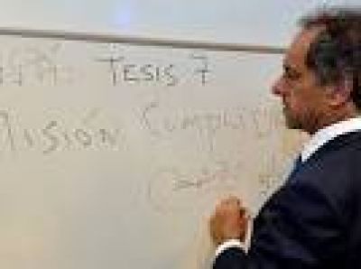 Denunciaron a Daniel Scioli por fraude en la obtenci�n de su t�tulo