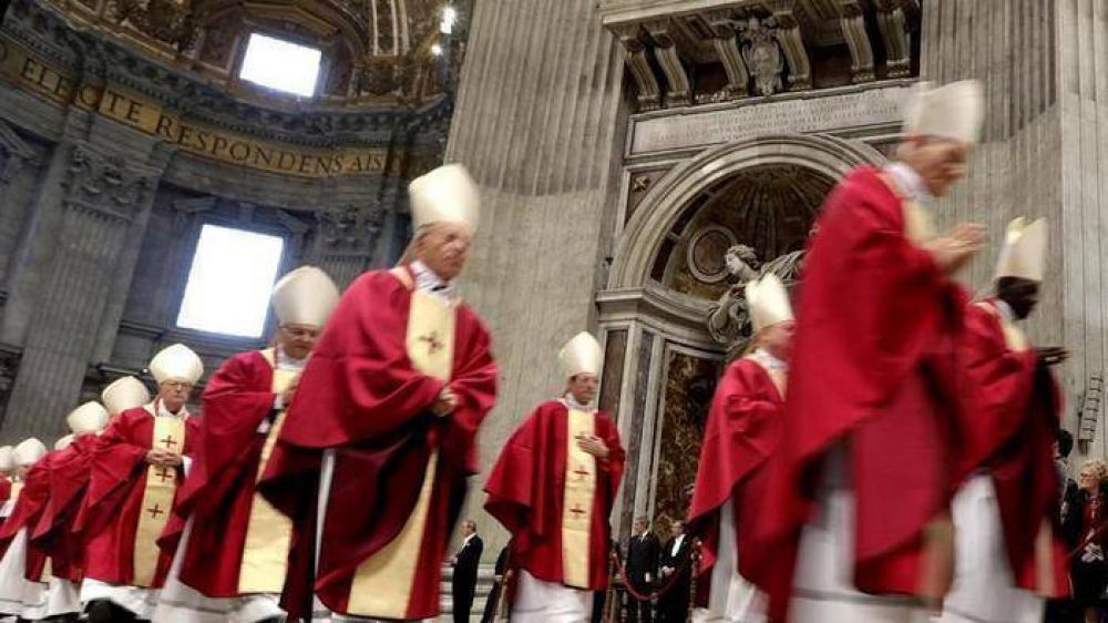 El Papa y los obispos muertos que han testimoniado a Dios como �h�roes�