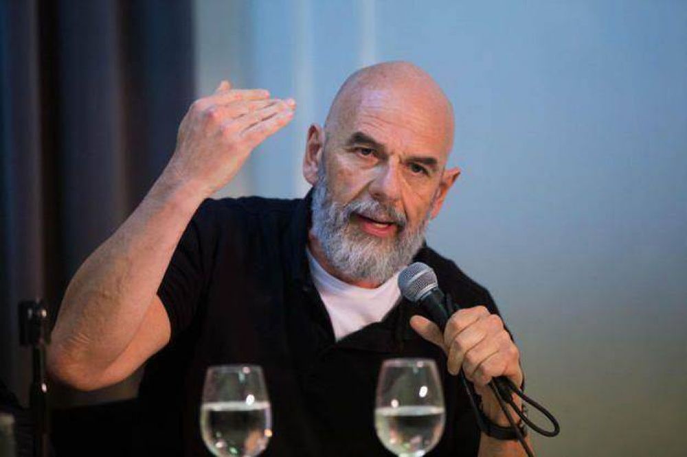 Javier Grosman brind� una charla de la mano del Centro PAIS