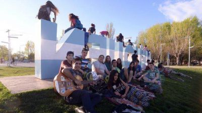 Presentar�n una app y una encuesta para los j�venes