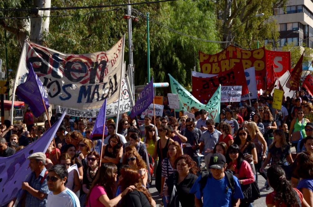 La semana en Neuqu�n: de un hilo