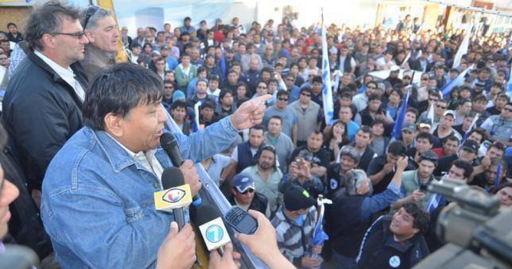 vila retuvo el gremio petrolero de Chubut y jaquea el proyecto flexibilizador de Macri