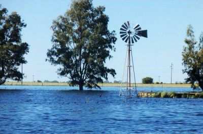 Inundaciones: FAA con productores e intendentes