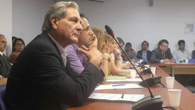 Posible capitalizaci�n de Sidecreer: Solanas apoy� a trabajadores	