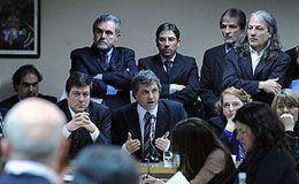 Medios: durante un fuerte debate, Mariotto defendi� el ingreso de las telef�nicas como licenciatarias 