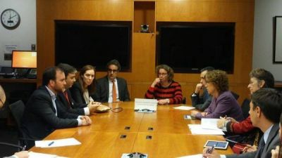 Vidal busca en EE.UU. cr�ditos por US$ 380 millones para la cuenca del r�o Salado