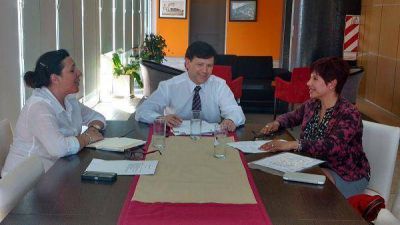 Reuni�n de Gobierno con la intendenta de Juan Jorba