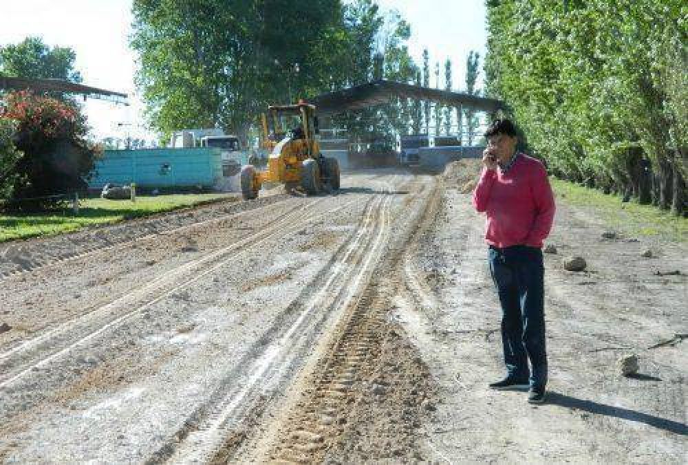 Gasparini inici trabajos en calle de ingreso a la Planta de Residuos