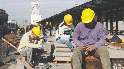 La CGT marcha al Congreso contra los despidos y amenaza frenarlos por ley
