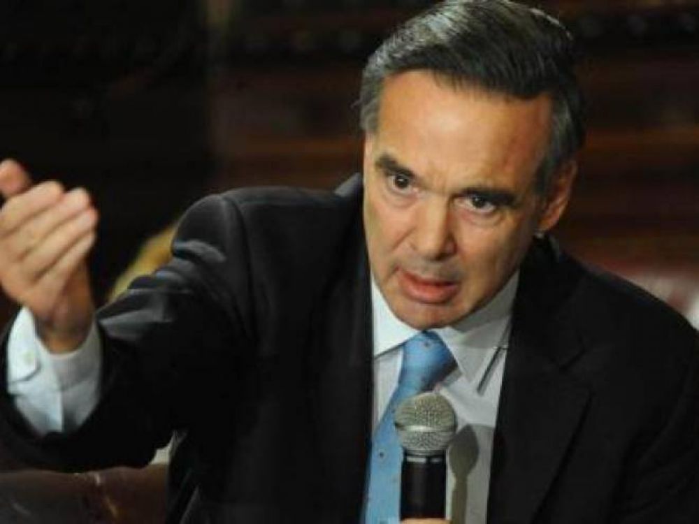 Pichetto garantiza la continuidad de viviendas en R�o Negro