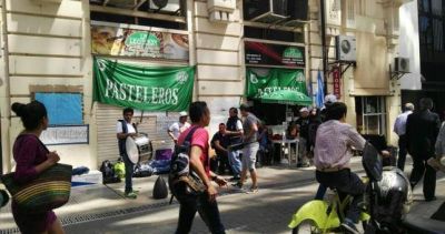 Ya son 10 los d�as de acampe en La Lecher�a