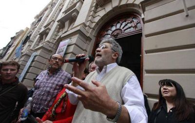 El gobierno de C�rdoba ratific� que no reabrir� paritarias