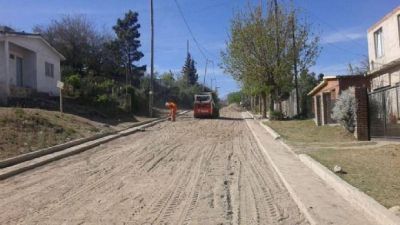 Avanzan las obras de pavimentaci�n en el recorrido del urbano