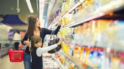 Carrizo impulsa que los supermercados vendan un 10% de productos hechos en R�o Cuarto