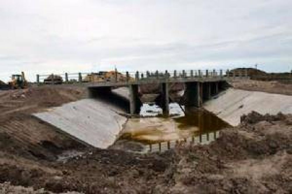 Se inaugura el puente sobre arroyo Cortaderas