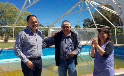 Garate y concejales entregaron fondos a entidades de Orense