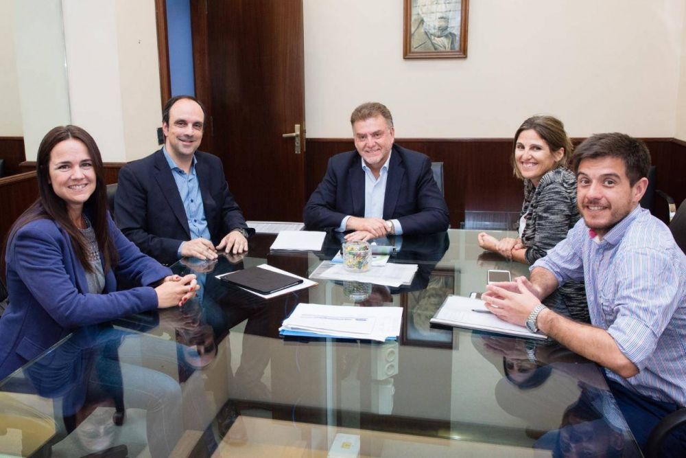 Corral firm� convenios con Naci�n para obras en barrios de la ciudad