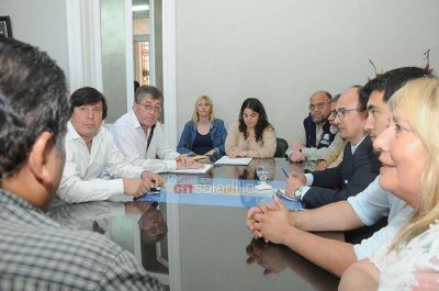 Representantes de UPCN se reunieron con el Intendente Salom�n