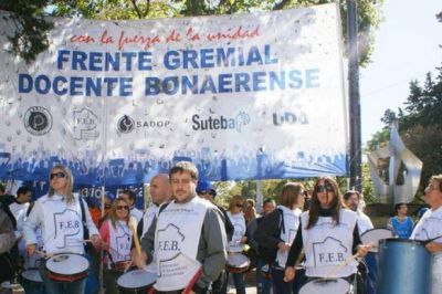 Docentes bonaerenses se lanzan al paro y acusan al gobierno de no cumplir lo acordado