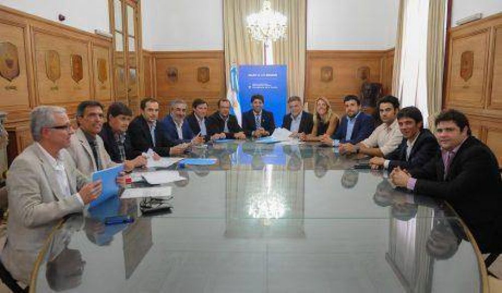 El intendente de Trenque Lauquen y m�s recursos para el municipio: 22.312.000 pesos
