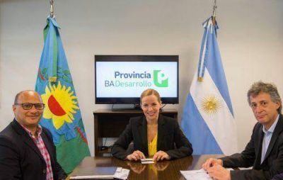Reino firm� contrato para instalar luminarias LED en Balcarce