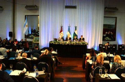 En R�o Cuarto, la Legislatura aprob� la adhesi�n a la Ley Nacional de Recuperaci�n Productiva