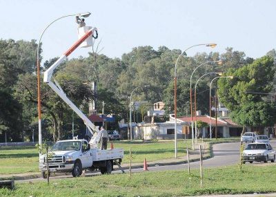 Importante inversi�n del la Municipalidad de la Capital en iluminaci�n para distintos barrios