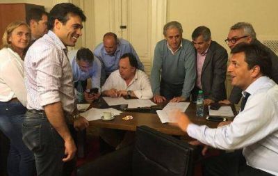 Massa junt� a la tropa de intendentes para hablar de n�meros