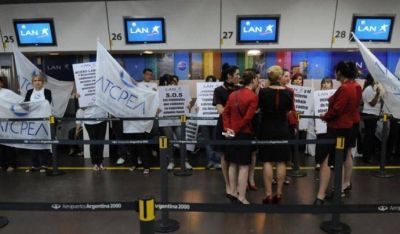 Tripulantes de LATAM podran lanzar medidas de fuerza