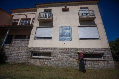 Tareas de limpieza y puesta en valor de la Casa del Deportista