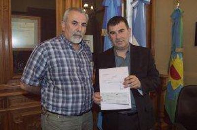 El Gobierno Provincial envi� una ayuda financiera para salud