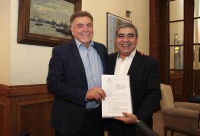 Amaya le env�a fondos a Alfaro