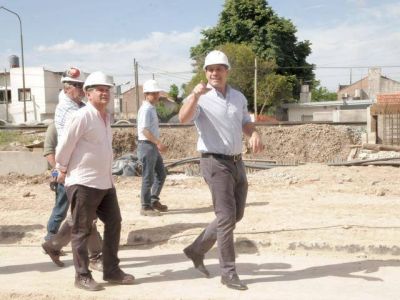 Molina recorri� obras en Ezpeleta